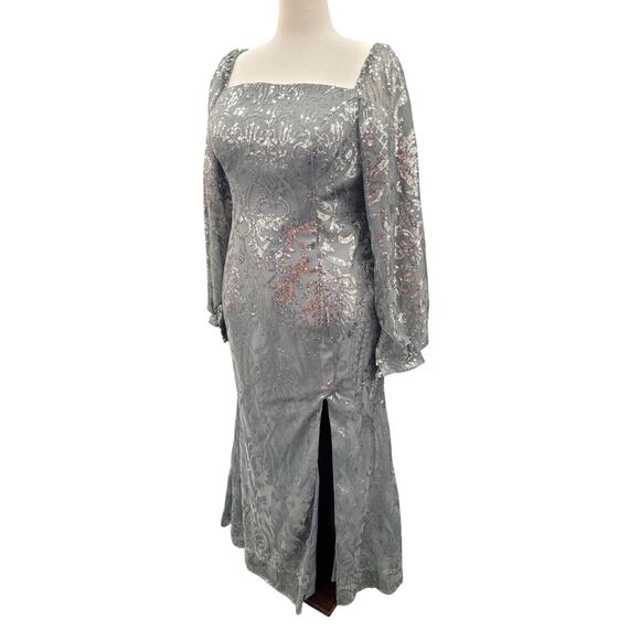 NWT Long Sleeved Patterned Sequin Gown Size 16 XL - Picture 4 of 11